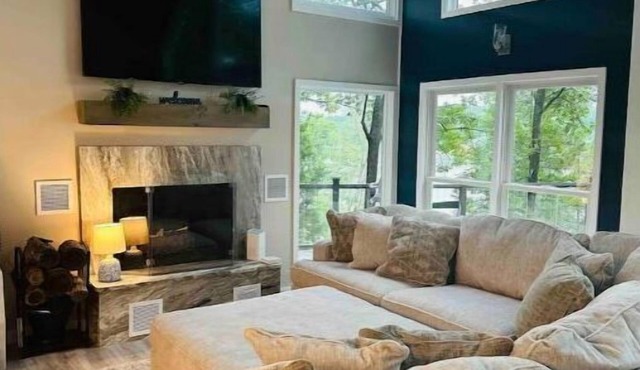 Sleeps 8, Amazing Water views, sunsets, boat dock with swim pad and kayaks,