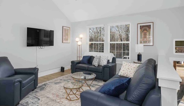 Sleeps 8 Near Arrowhead 4BR Pets Ok