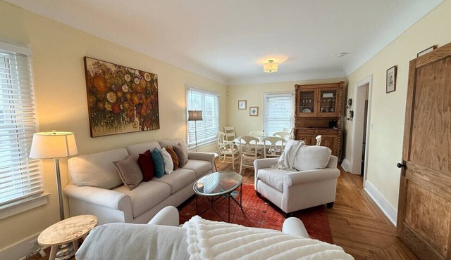 Sleeps 8 Near Riverwalk