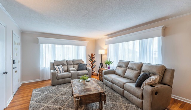 Sleeps 8. Quiet village street. Historic Ripley OH