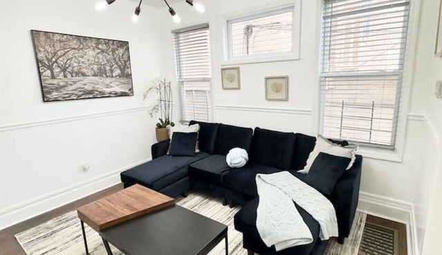 Sleeps 8, Stylish Home, Great Access NYC & EWR