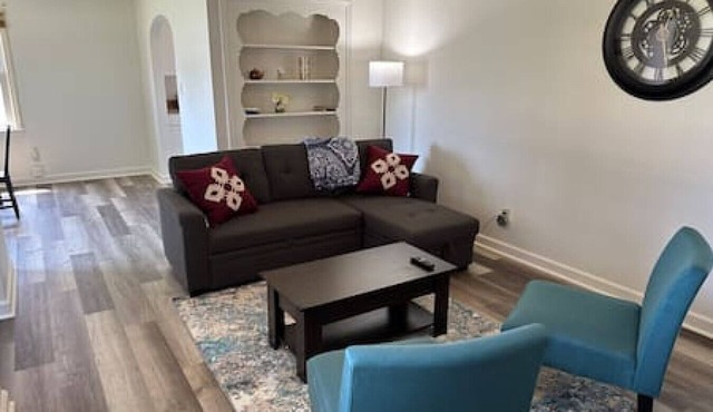 Sleeps 8, YSU, Fairgrounds, Wi-Fi, EV1, Remote