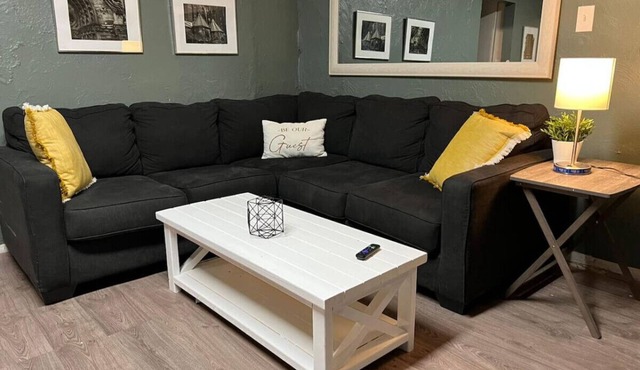 Sleeps up to 10! Large Condo w/6 Beds + WIFI!