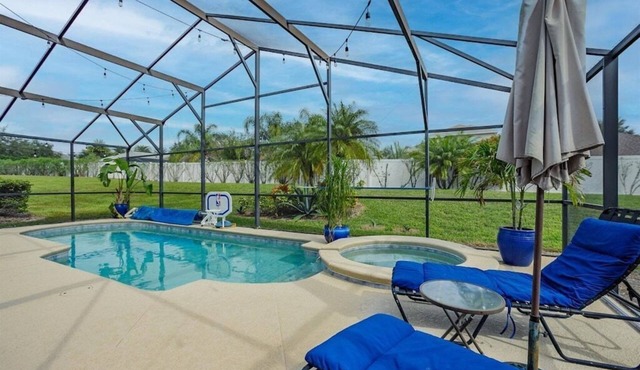 Sleeps up to 10 people in this fully equipped- Legacy Park Home