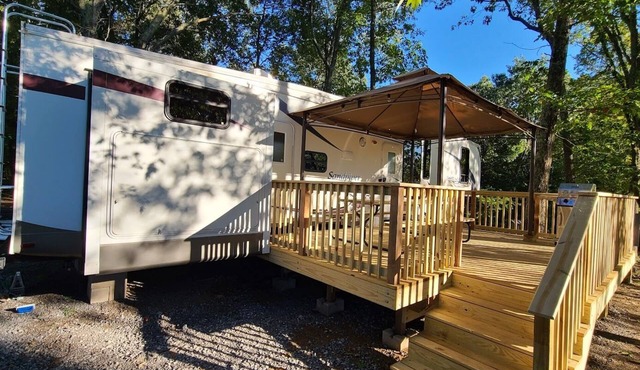 Sleeps up to 10 people! Ask about our hunter specials!