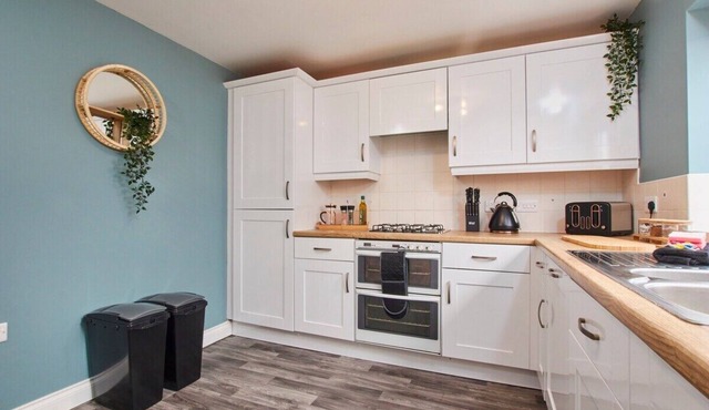 Sleeps14 | FAB BIG House in Nantwich by PureStay