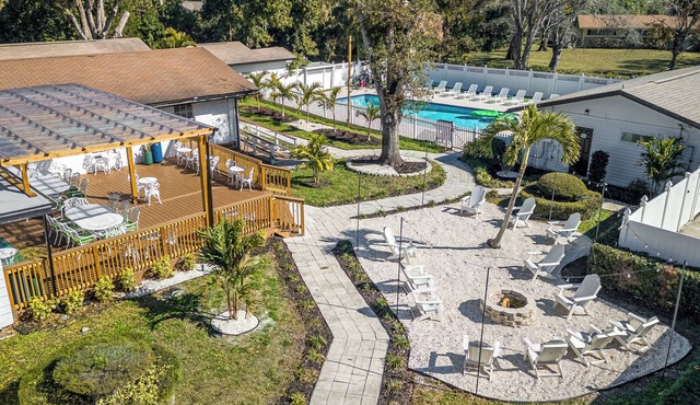 Sleeps36 2Homes 12BR Heated Pool Spa Pickleball 14+ Parking