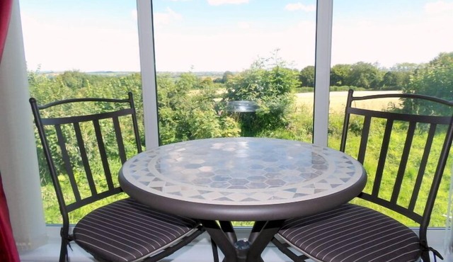 Sleeps6- Countryside Privacy- 30MinToBeach