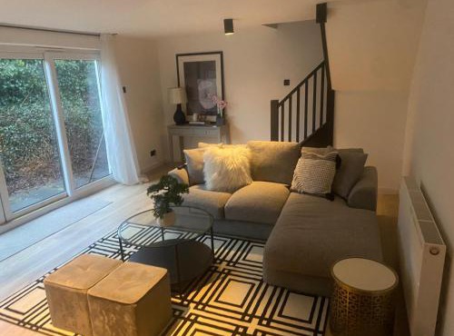 Sleeps7-Parking-Garden-Patio