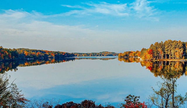 Sleepy Bear Lodge with breathtaking views of Lake Nebagamon!