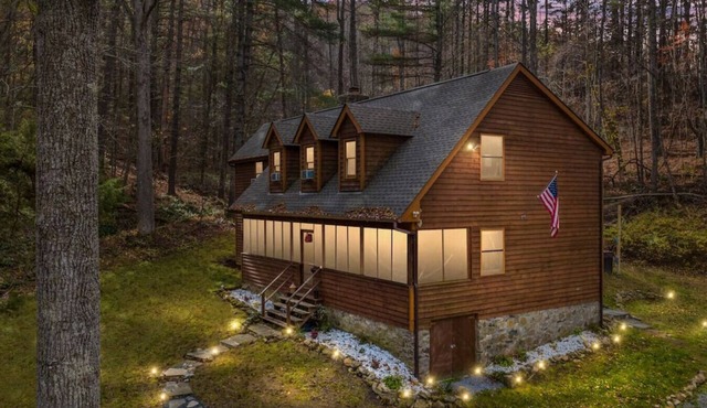 Sleepy Hollow 5BR Cabin - National Park, Hot Tub