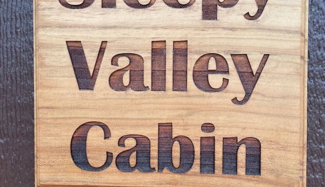 Sleepy Valley Cabin | Hot Tub & Scenic Views