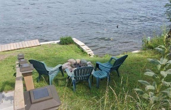 Slice of Heaven on the Otonabee WITH HOT TUB