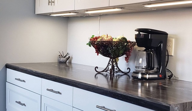 Slice of Heaven w/Country Charm & All The Conveniences for Business & Pleasure!