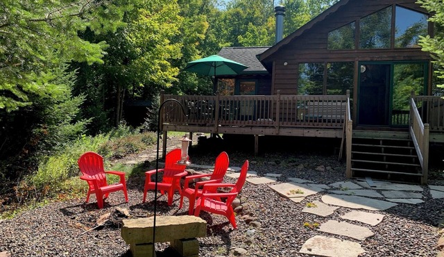 Slice of Paradise on Slim Lake - Cozy and Peaceful 2 Bedroom Cabin