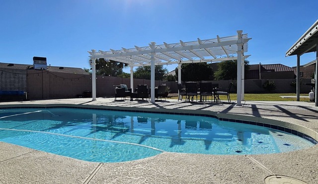 Slice of Paradise - Private Heated pool included!