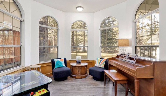 Slice of Paradise Big Bear~ Incredible Resort Estate