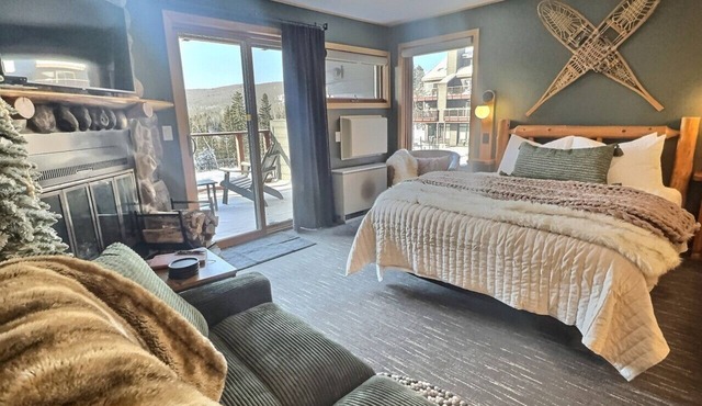 Slope-Side Pet-Friendly Studio | In-Unit Jet Tub