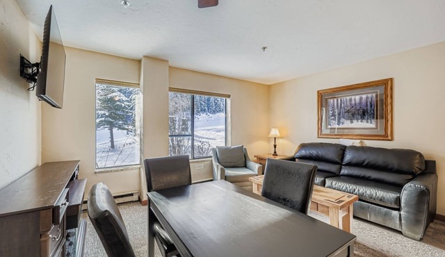 Slope-side Studio, Peak 9, Dog Friendly, Kitchen