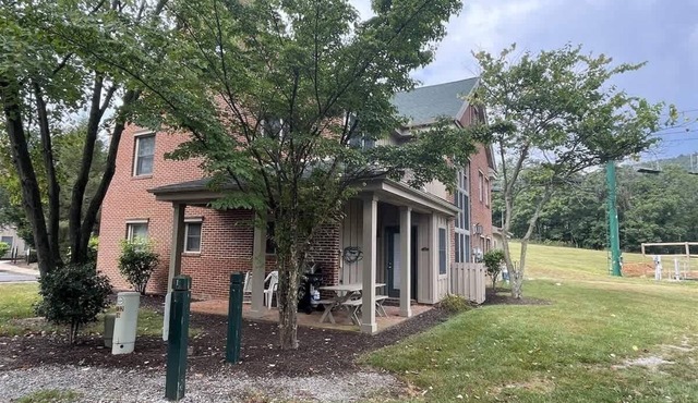 Slope Side Townhouse!