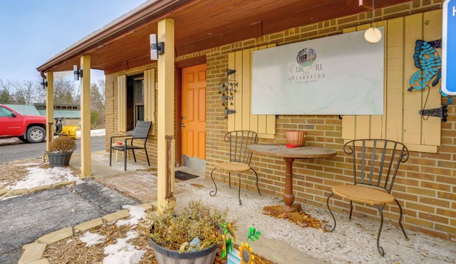 Slopes-Ready Studio Near Pine Knob: Pets Welcome!
