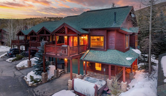 Slopeside Chalet 106 I Hot Tub I Great Views I Bunk Room I Discounted Attractions