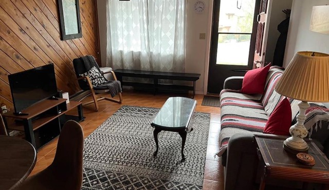 Slopeside Condo with indoor fireplace