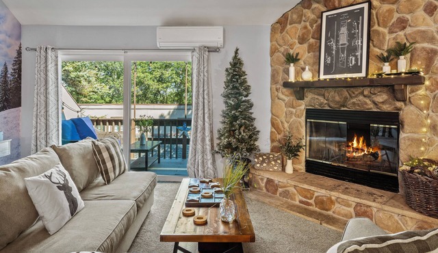 Slopeside Escape by AvantStay | Walk to Ski Lifts | Arcade Games + Shuffleboard