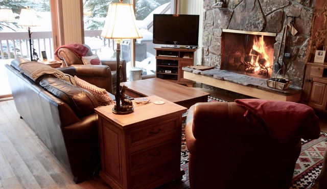 Slopeside Family Ski in, ,Wifi, Hot Tub, Pool, Yellowstone, Netflix