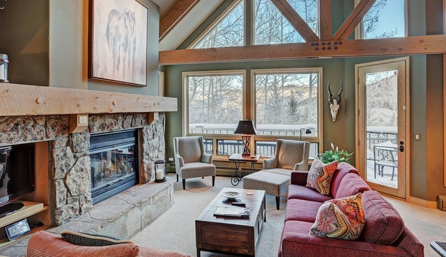 Slopeside Living - 3br 4ba At Pines Lodge 3 Bedroom Condo by RedAwning