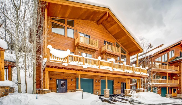 Slopeside Paradise-3 BR, 2.5 Bath 2 Minutes from the Slopes!