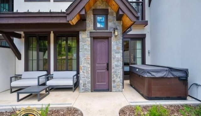 Slopeside Retreat | Includes Two 1-Day Lift Tickets