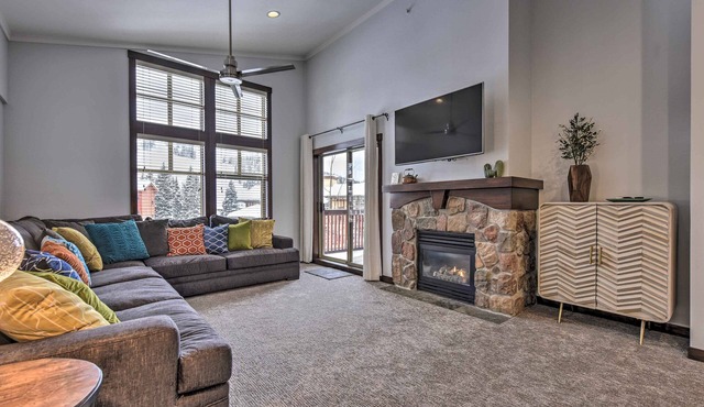 Slopeside Solitude Condo - Walk to Ski Lifts!