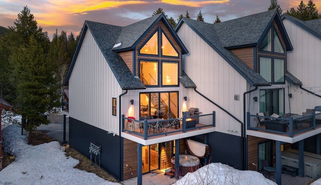 Slopeside Villa 125 I Private Hot Tub I Ski Views I Arcade I Discounted Attractions