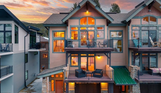 Slopeside Villa 126 I Ski Views I Private Hot Tub I Bunk Room I Discounted Attractions