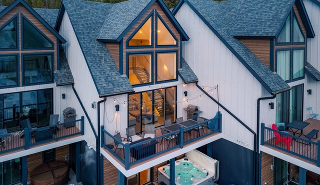 Slopeside Villa 135 I Private Hot Tub I Ski Views I Bunk Room I Discounted Attractions