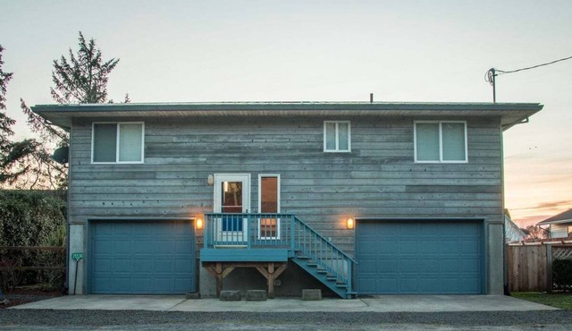 Slow Down House #124 - Affordable cabin on the canal in Pacific City. Fun game room!