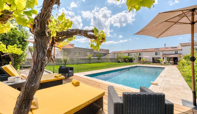 Slow-life seaside resort for rejuvenation