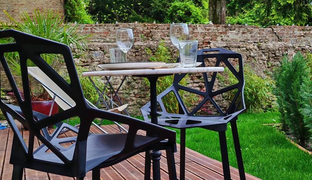 Slow Tourism in the historic center of Laon: Terrace, Garden and Bbq