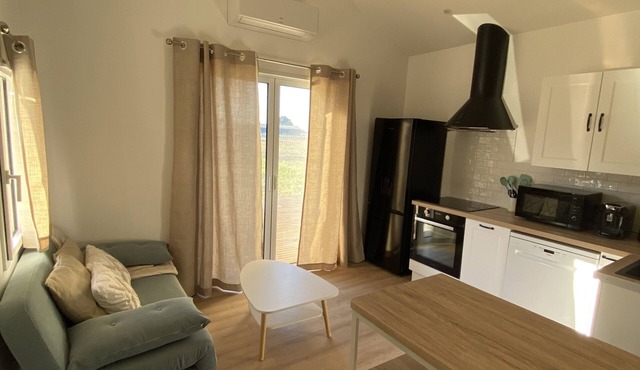 Small house on the banks of the Dordogne