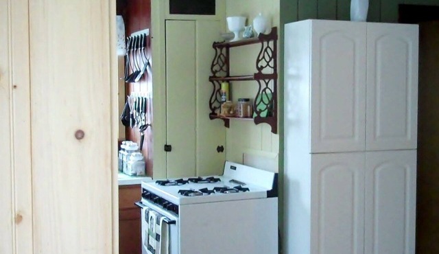 SMALL 1 BEDROOM COTTAGE FOR SHORT TERM 30 DAY RENTAL