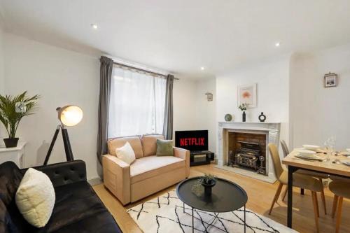 Small 1 bedroom flat