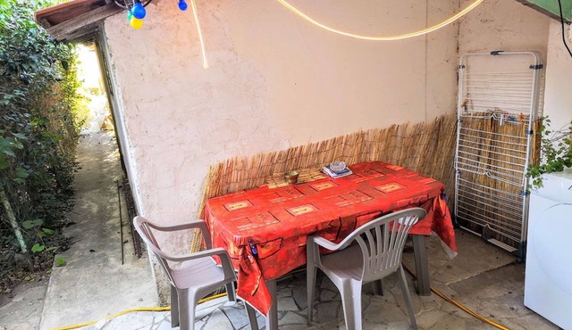 Small 13m² studio 10 minutes from the center of Nîmes