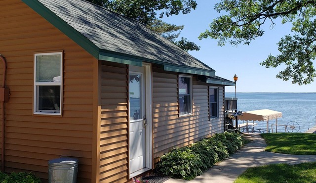 Small 2-bedroom With Private Deck Overlooking Otter Tail Lake
