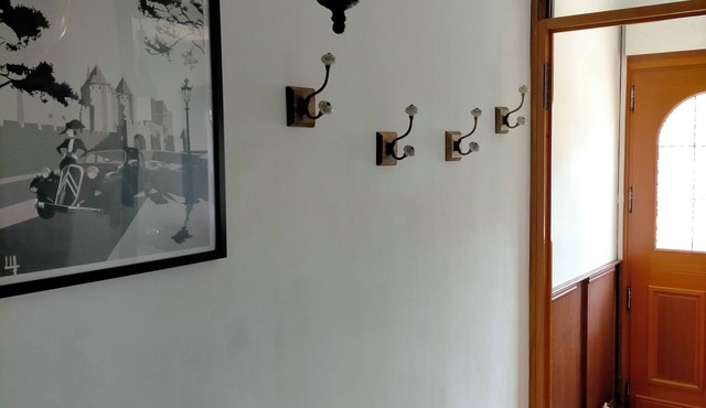 Small 3-bedroom townhouse with garden 600 m from the medieval town.