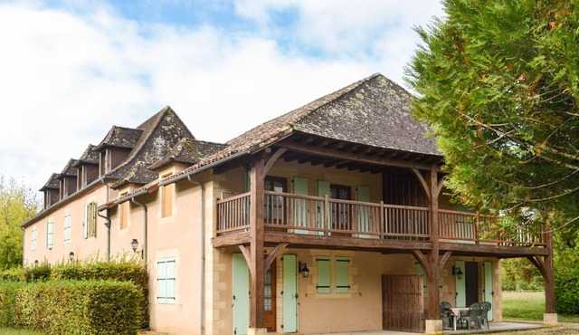 Small and neat cottage in Limeuil with room for 4 people.