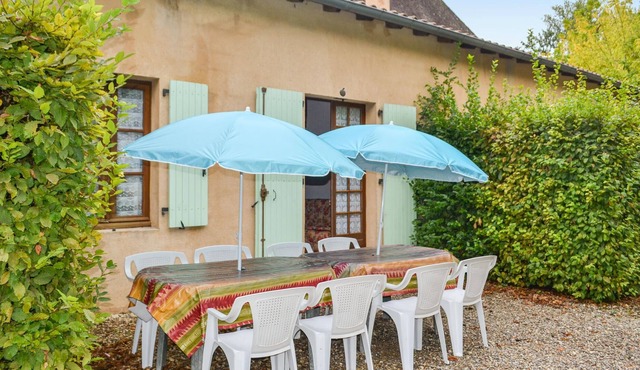 Small and well-kept cottage in Limeuil with room for 5 people.