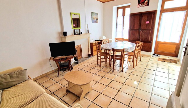 Small authentic house in atypical neighborhood