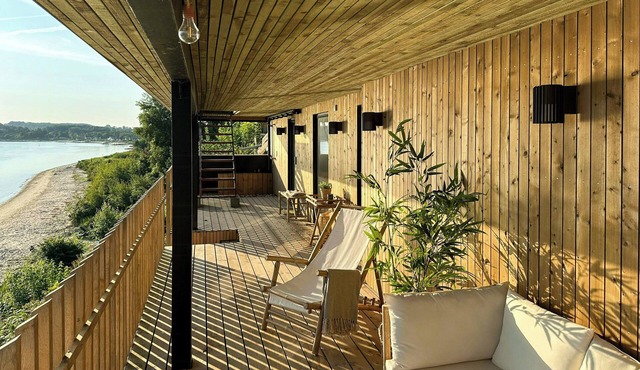 Small beach house with sea view at Little Belt
