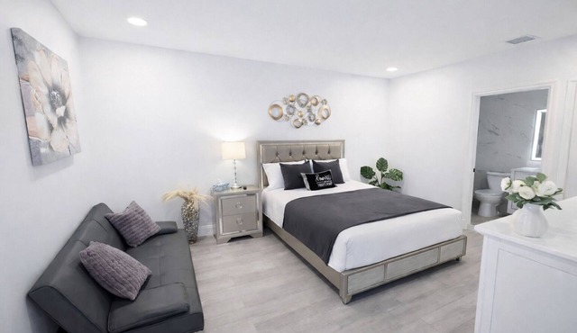 Small but Cozy Private Stay/Weeki Wachee Springs